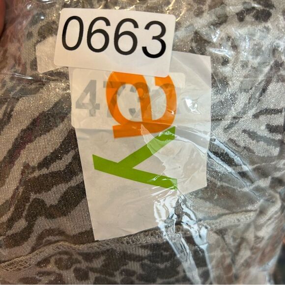 TEMPO PARIS WOMANS SWEATER M/L grey metallic silver zebra print Italy 9511n - Picture 11 of 12